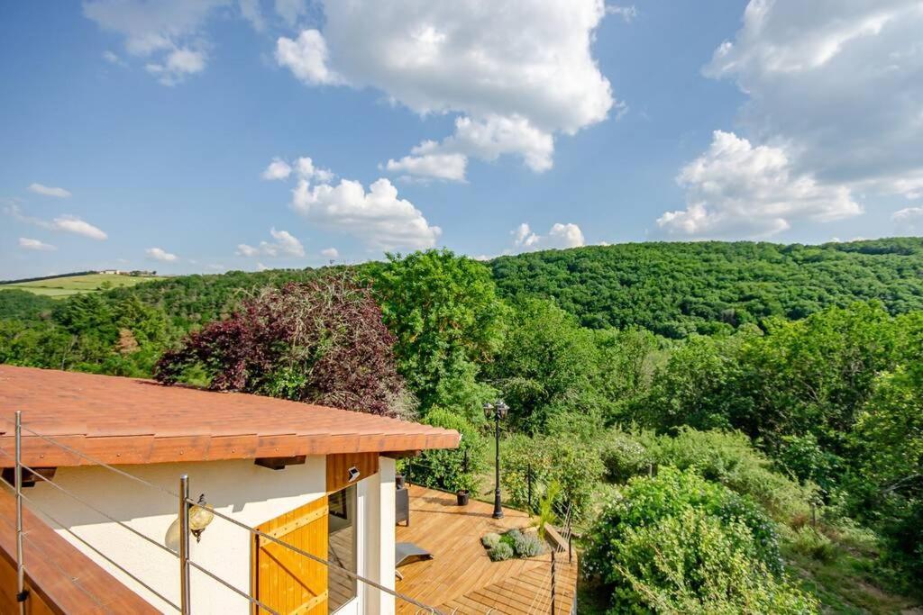 Gite Du Mont Plaisir Villa Chouvigny Exterior foto